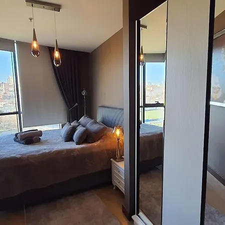 Swimming Pool, Turkish Bath, Sauna, Gym And Much - 2broom,1 Living * 이스탄불